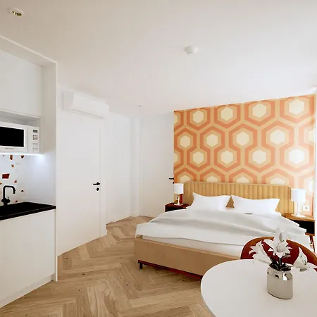 Retro Boutique By Dom & House *