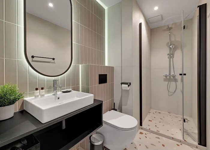 Retro Boutique By Dom & House *